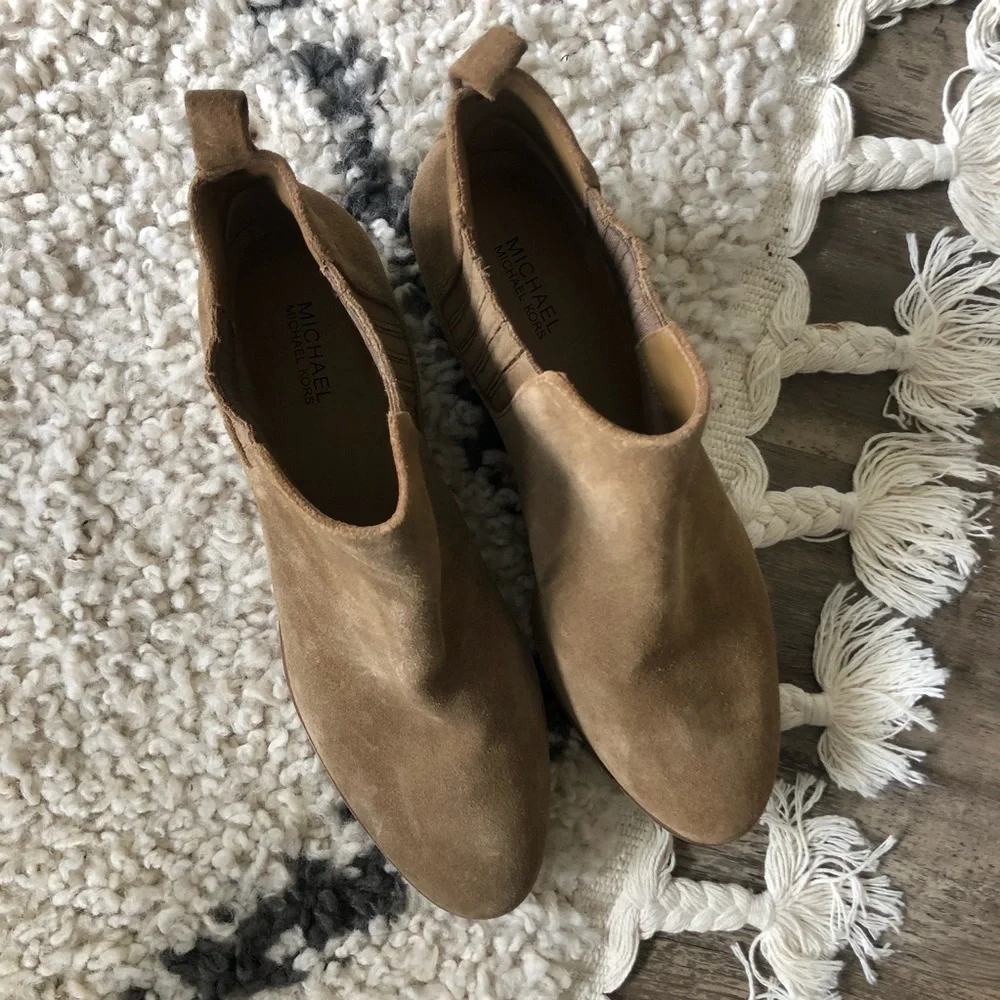 Michael Kors Shaw Suede Ankle Boots tan khaki taupe leather low block heel 7